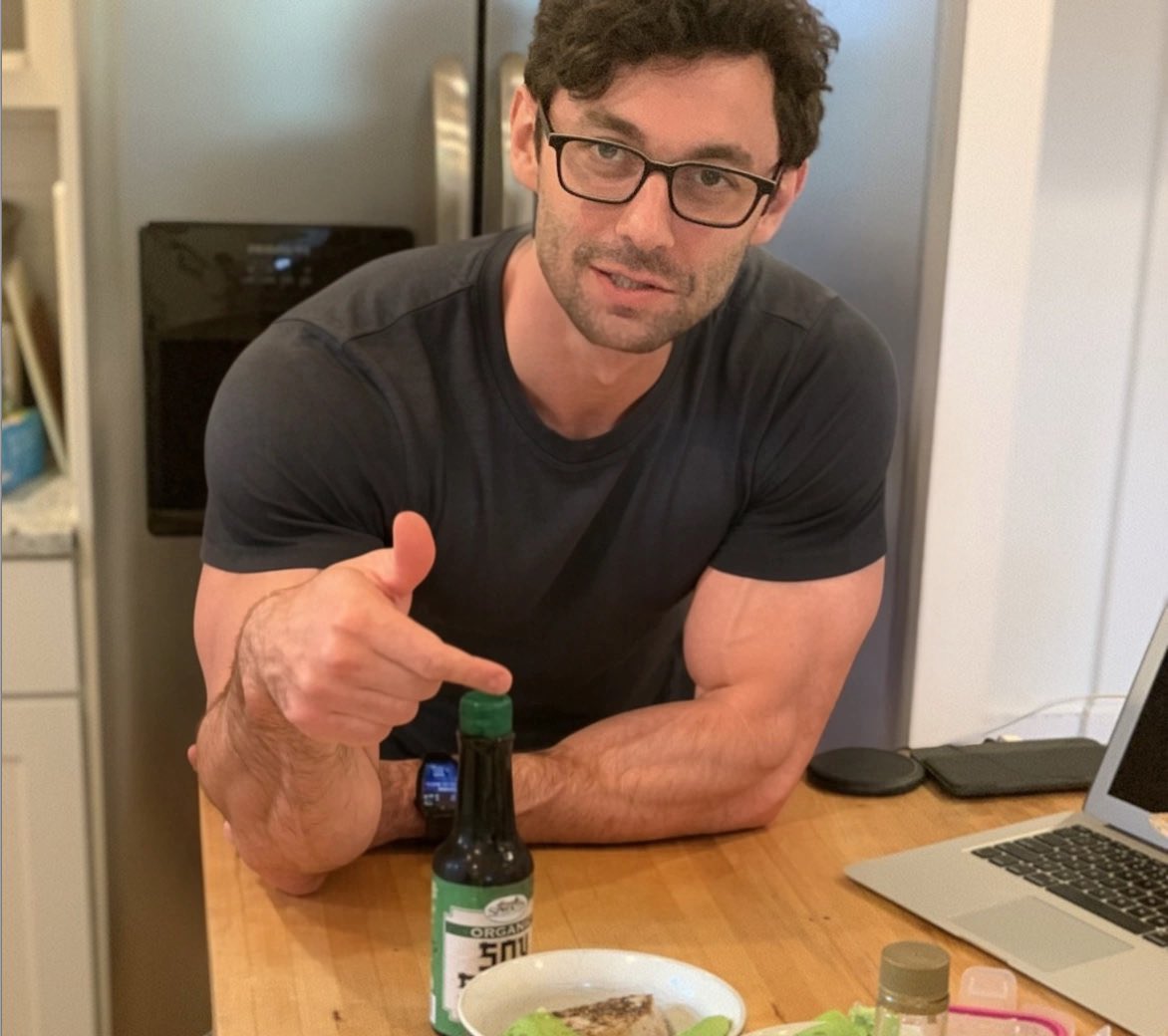 guycelebbodies's tweet photo. Senator Jon Ossoff

#AIEdit #JonOssoff https://t.co/P7xaZW6y5F