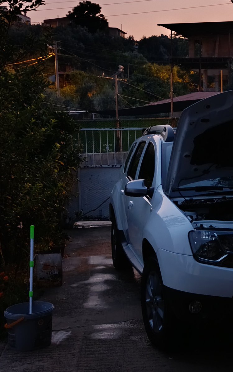 ftm_kbr_'s tweet photo. Ev temizleyerek overthinglemek ❌
Araba yıkayarak overthinglemek ✅ https://t.co/zaNuH2F4yC