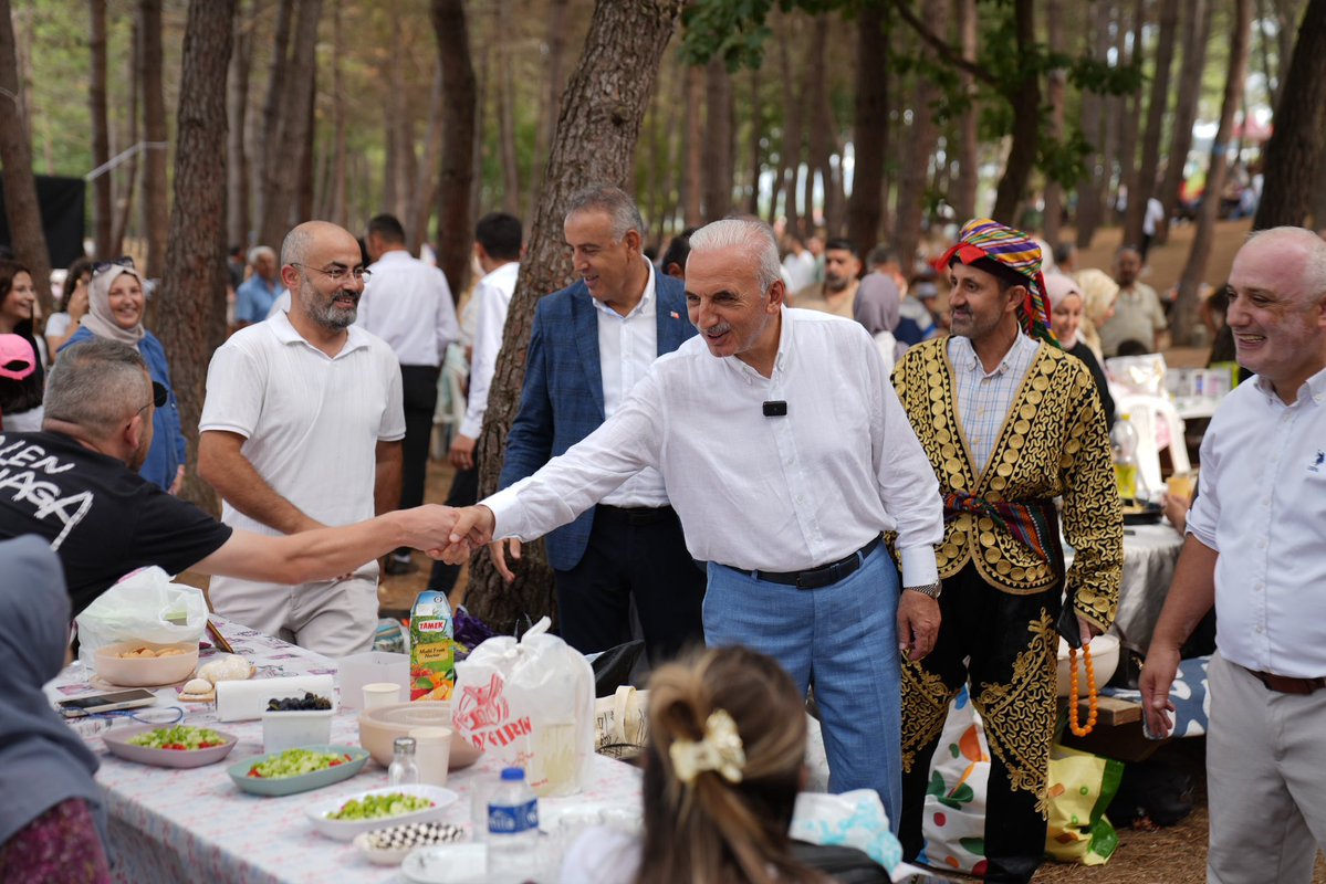 cetinkaya_salim's tweet photo. Belediye Başkanımız @ismetyildirimtr ile birlikte Kastamonu Bozkurt Ambarcılar Köyü Piknik Programı’na katıldık.

Hemşehrilerimizle bir araya gelerek güzel bir gün geçirdik. Birlik ve beraberliğimiz daim olsun. 

@abdullahozdemir https://t.co/o5WKSrNcfB