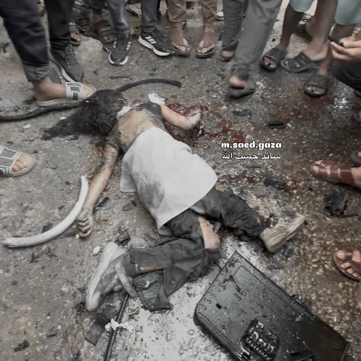 gazanotice's tweet photo. ⚠️Sensitive Content ⚠️

🚨 BREAKING: Palestinian child Wafaa Aqila was killed today in an Israeli airstrike targeting a car in Gaza City, just as she was preparing to begin a new school year.