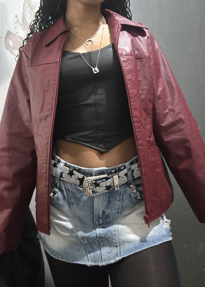 wAnnabeAnna_'s tweet photo. @naturabroficial o frio tentou me derrubar, mas eu caprichei msm assim!! gostou Nat?? 
#NaturaNoRockinRio https://t.co/3S5aAcl4JQ
