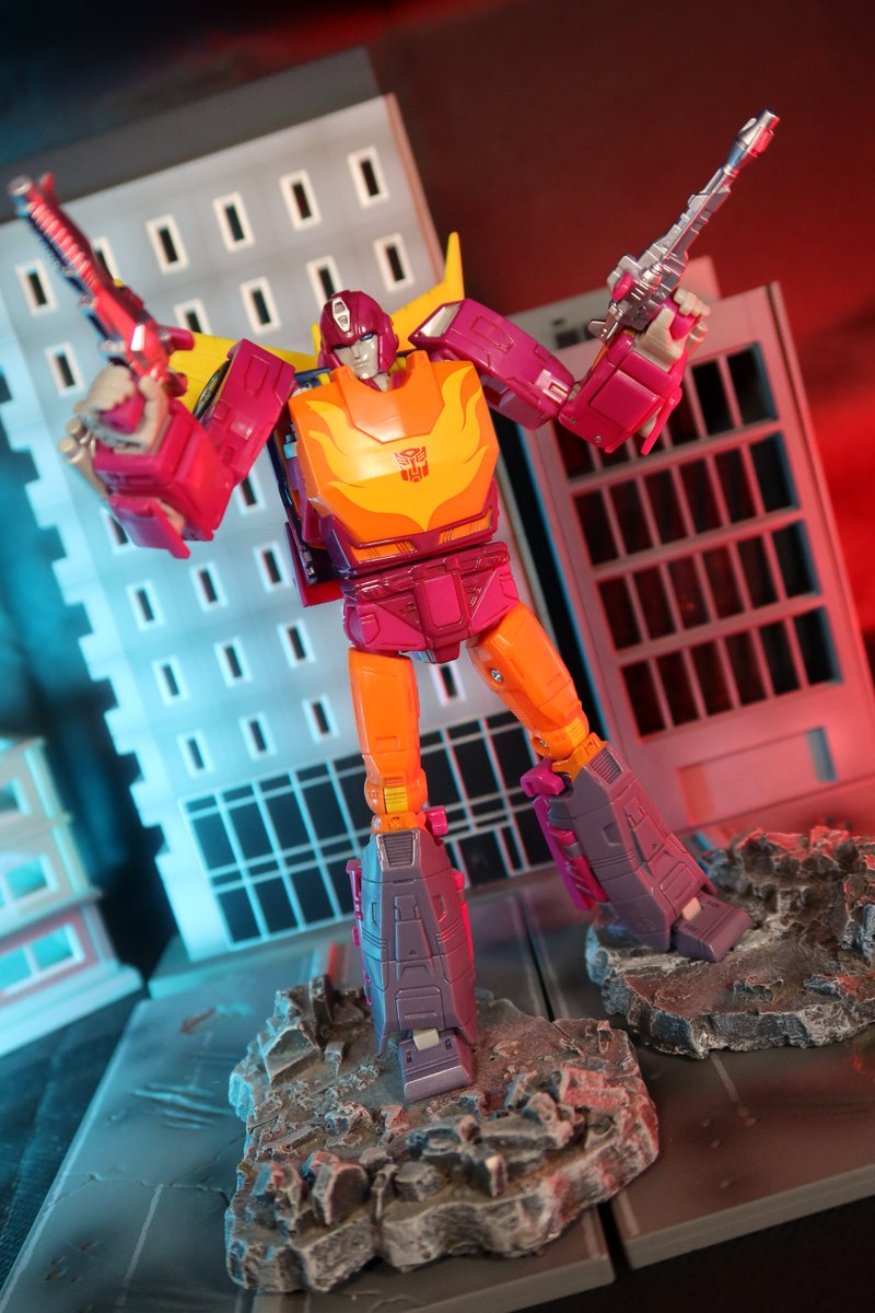 MechaZilla01's tweet photo. MTMTE HotRod with flame effects.

#transformers
#photography 
#toyphotography 
#hasbro https://t.co/r9C2WUnGiR