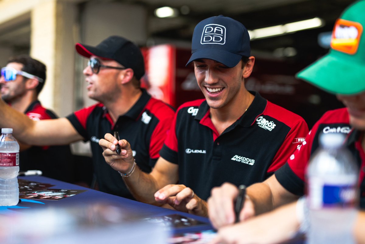 AkkodisASPTeam's tweet photo. A few autographs, a lot of fans โ๏ธ๐ซถ
#AKKODISASPTeam
#GRCustomerRacing #Lexus #LexusRCFGT3 #FIAWEC https://t.co/pZKnICUp1f