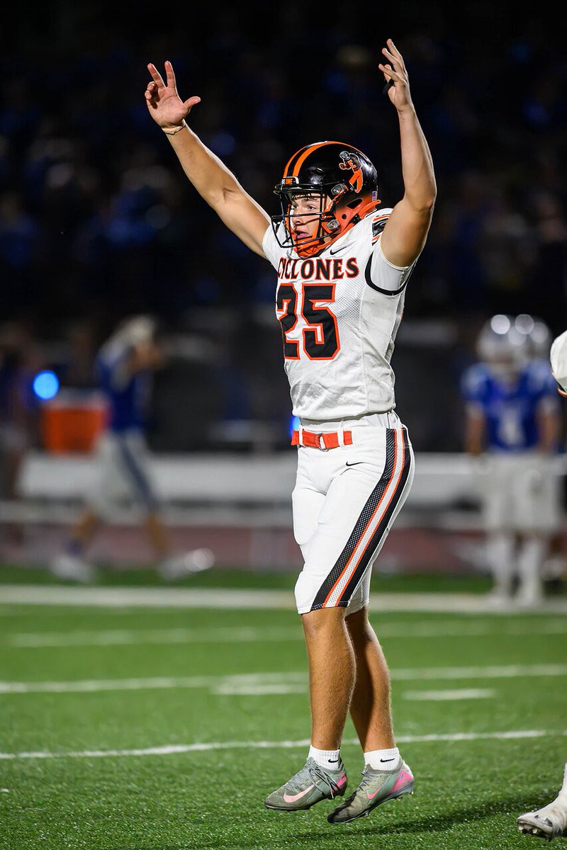 WilliamBowers25's tweet photo. Iced twice, walk off 39 yard Field Goal for the win!!   Cyclones win!!

#CycloneForLife #RollClones #GoCyclones

@JamesWilhoit25 
@FentressKicking 
@KohlsHighlights 
@CoachSeibert43 
@CoachRobGrande 
@Coach_Pavlik @CoachStuddISU @CoaLBViking 
@WideRtNattyLt @TopTierCyclones @CycloneFB 
@Cyclonefootbal1 @SunilSportsNews @bench424nmore