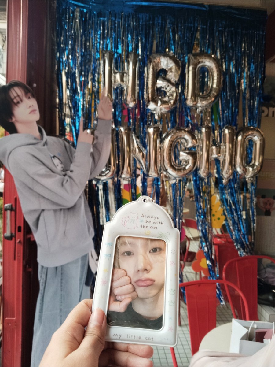 afilarait's tweet photo. Mendadak belok ke event @904bureau dikasih oleh2 foto nyanyo hngg makasih pembaik 🫶
#OnTheMoveWithSUNGHO https://t.co/dONkYvu7z8