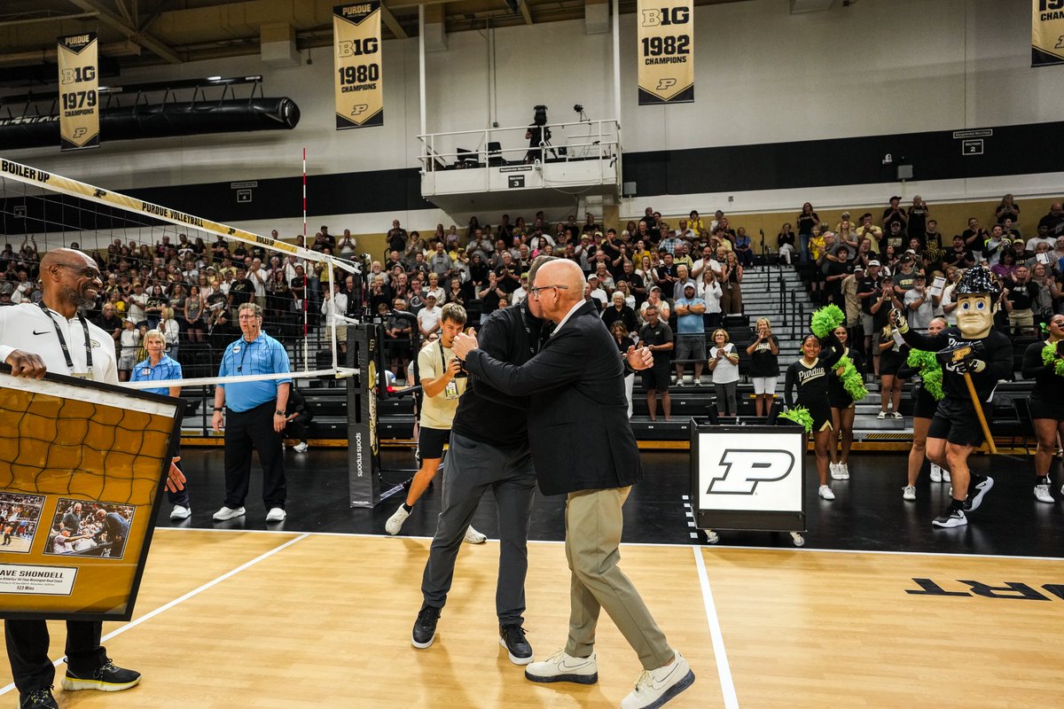 NCAAVolleyball's tweet photo. Congrats Coach! Dave Shondell honored as Purdue volleyball’s all-time winningest coach 🏆

#NCAAWVB x 📸 @PurdueVB 

https://t.co/2CIpZbng53