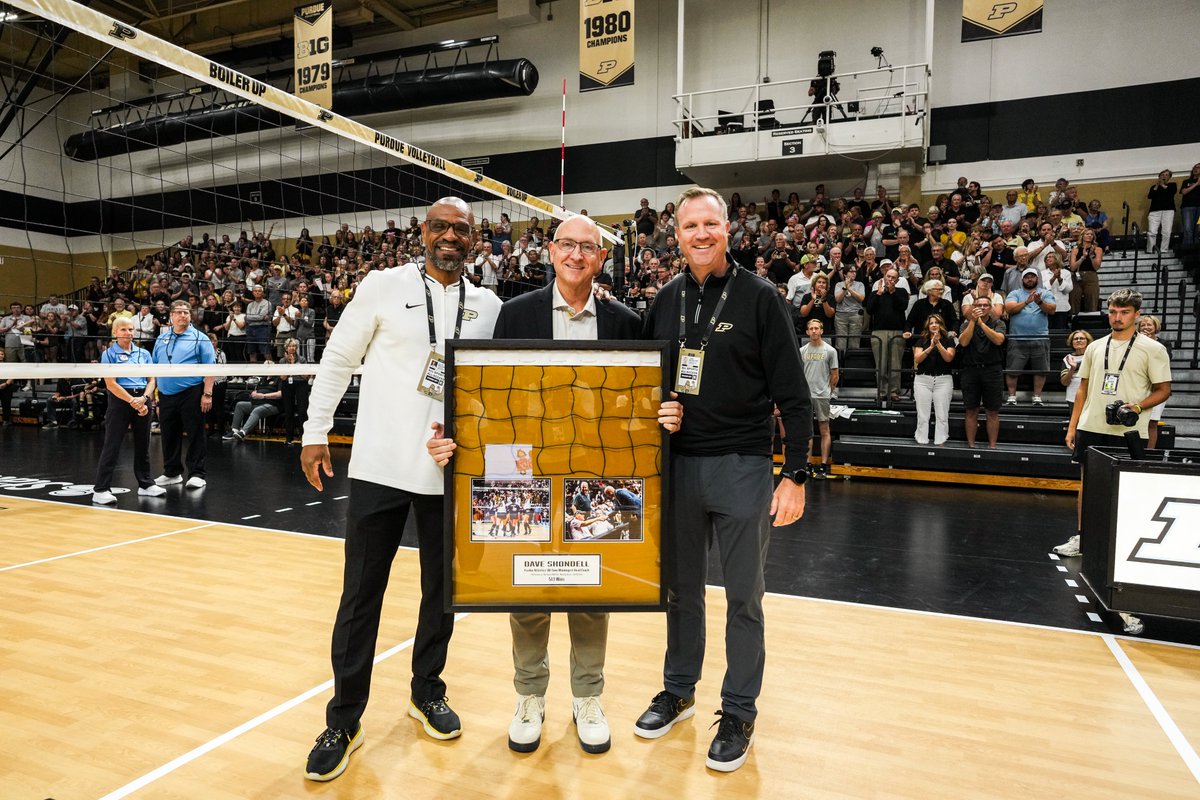 NCAAVolleyball's tweet photo. Congrats Coach! Dave Shondell honored as Purdue volleyball’s all-time winningest coach 🏆

#NCAAWVB x 📸 @PurdueVB 

https://t.co/2CIpZbng53
