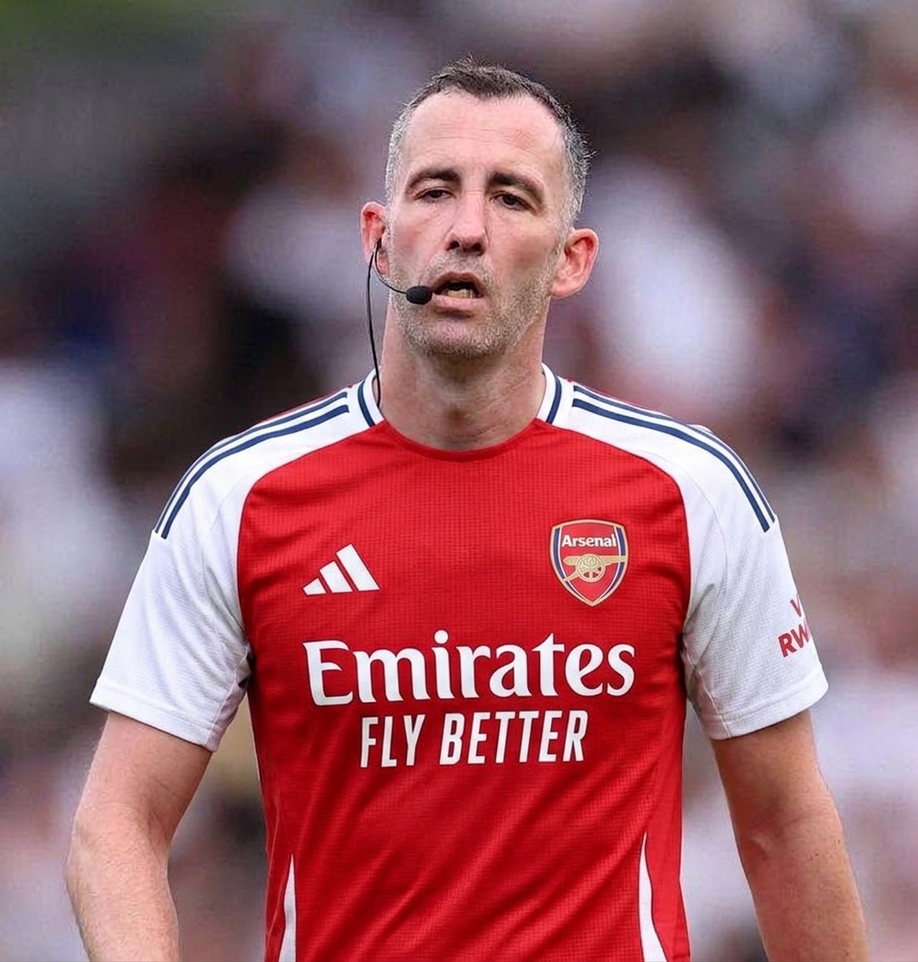 CFCWasi's tweet photo. Chris Kavanagh was Arsenal’s 12th player. Corruption wins again! 🤡 #ARSCHE https://t.co/i4gne4mqmJ