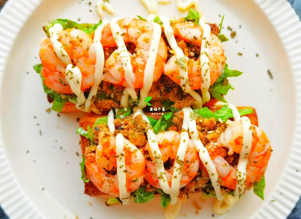 mememenme2's tweet photo. Homemade garlic butter shrimp toast  Crispy bread, plump shrimp and rich garlic butter—15-minute comfort food done right! https://t.co/aHFYoRYyHV