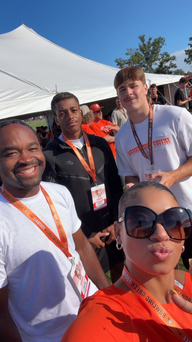 avanteJones14's tweet photo. I had a wonderful experience at Bowling Green yesterday! Loved the energy and hospitality, can’t wait to be back! @JustinPerezHQ @CoachStyles_ @CoachMcNutt @SMcCourt12 @CoachJayBowden_ @BG_Football @coachwinters26 @HPWarriorFball https://t.co/qtRs2qX71F
