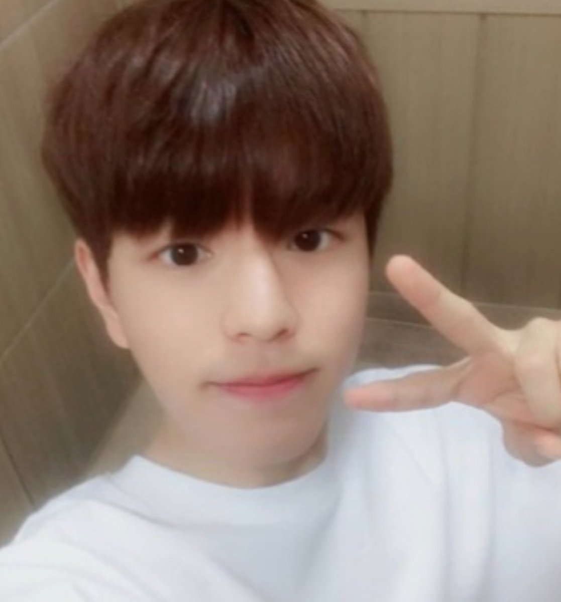 whattheseung's tweet photo. https://t.co/2qmACN79um