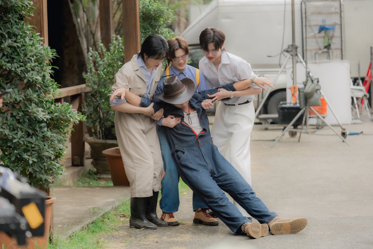 YourThirdSeries's tweet photo. Your Third Recap 💻✨

ดูแลดีเบอร์นี้ ไม่เรียกว่ารักแล้วจะเรียกว่าอะไร  🤭💓

ทุกคนชอบซีนไหนกันบ้าง มาแชร์กันนะคร้าบ! 🫶🏻

YOUR THIRD SERIES EP7

#ที่สามของเธอEP7 https://t.co/d11g7qIJTY