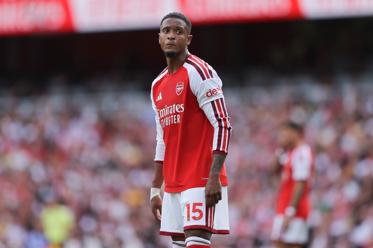 WhoScored's tweet photo. Ezri Konsa's numbers vs Chelsea among Arsenal players on his full debut:

◉ Most duels won (8)
◉ Most clearances (6)
◉ Most tackles (3)
◉ Highest pass accuracy (95.4%) https://t.co/CHbLIoyi3T
