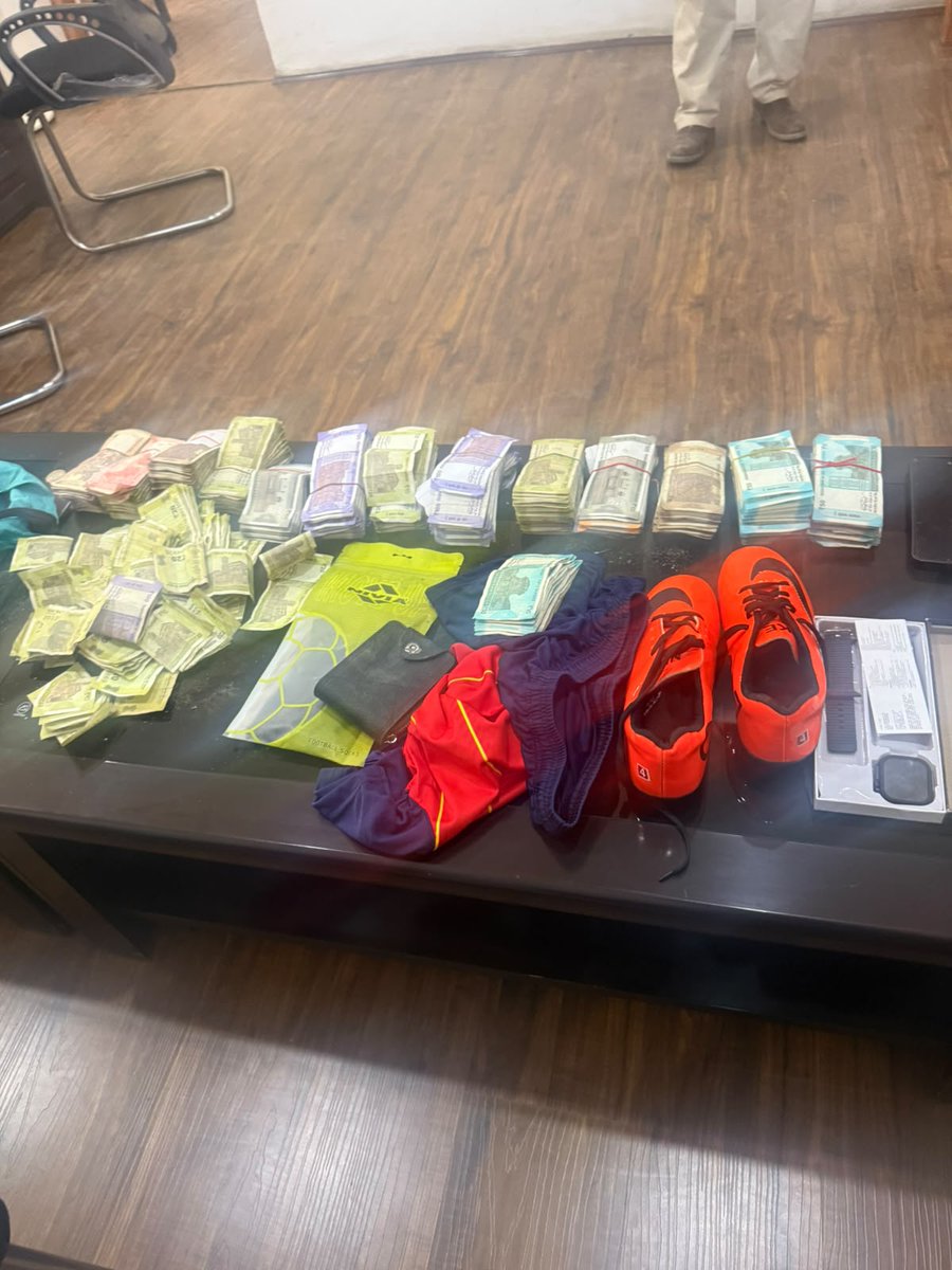 PS_Kargil's tweet photo. THEFT CASE CRACKED IN 10 HOURS

Police Station Kargil recovers ₹90,000 and other articles through swift CCTV analysis. Further investigation underway.
@KargilPolice @DGP_Ladakh https://t.co/ffD75QGhFH