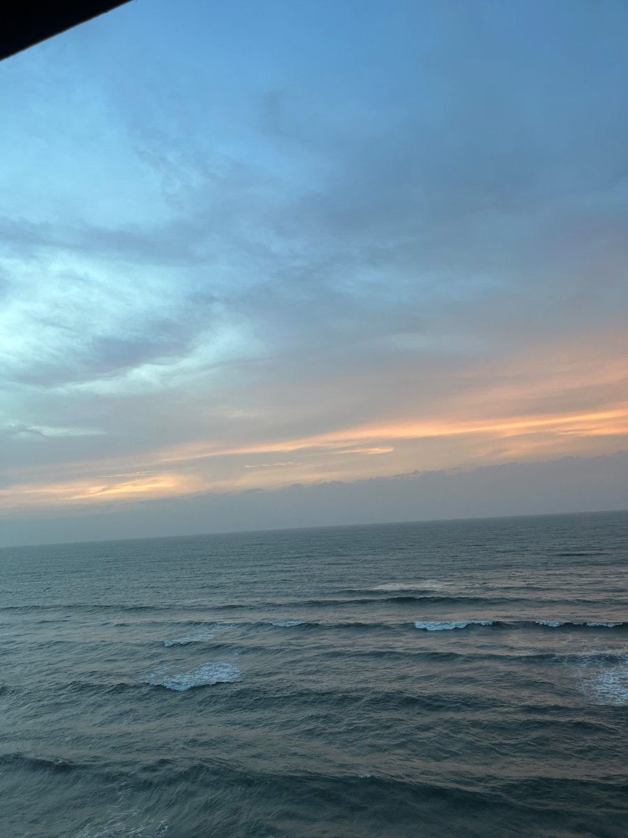 acmlbo's tweet photo. cuando la mente se desconecta de la realidad, ahí es. 🌊✨️
#mar #playa #pleace https://t.co/SkvkMbGRng