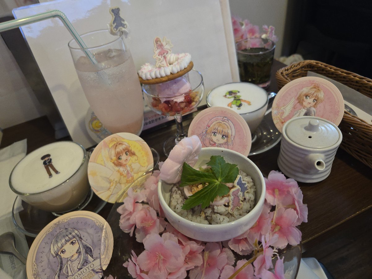 ryu_CCSAKURA's tweet photo. 今日はコラボカフェの日でした。
8割満腹で行ったので限界超えてきました🫠
コースターはほぼ被りなくて優秀💖💖
ケロちゃんのラグ買うか迷う〜〜
#カードキャプターさくら
#コラボカフェ
#CCさくら https://t.co/DKGuDTzHBb
