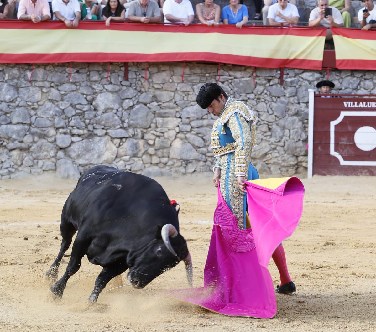 InfoMAPerera's tweet photo. DOS OREJAS en el primero de la tarde en 📍Villaluenga del Rosario. 

Vamos a por el quinto 🦾

#perera #pasión https://t.co/TaZrDH3dkh