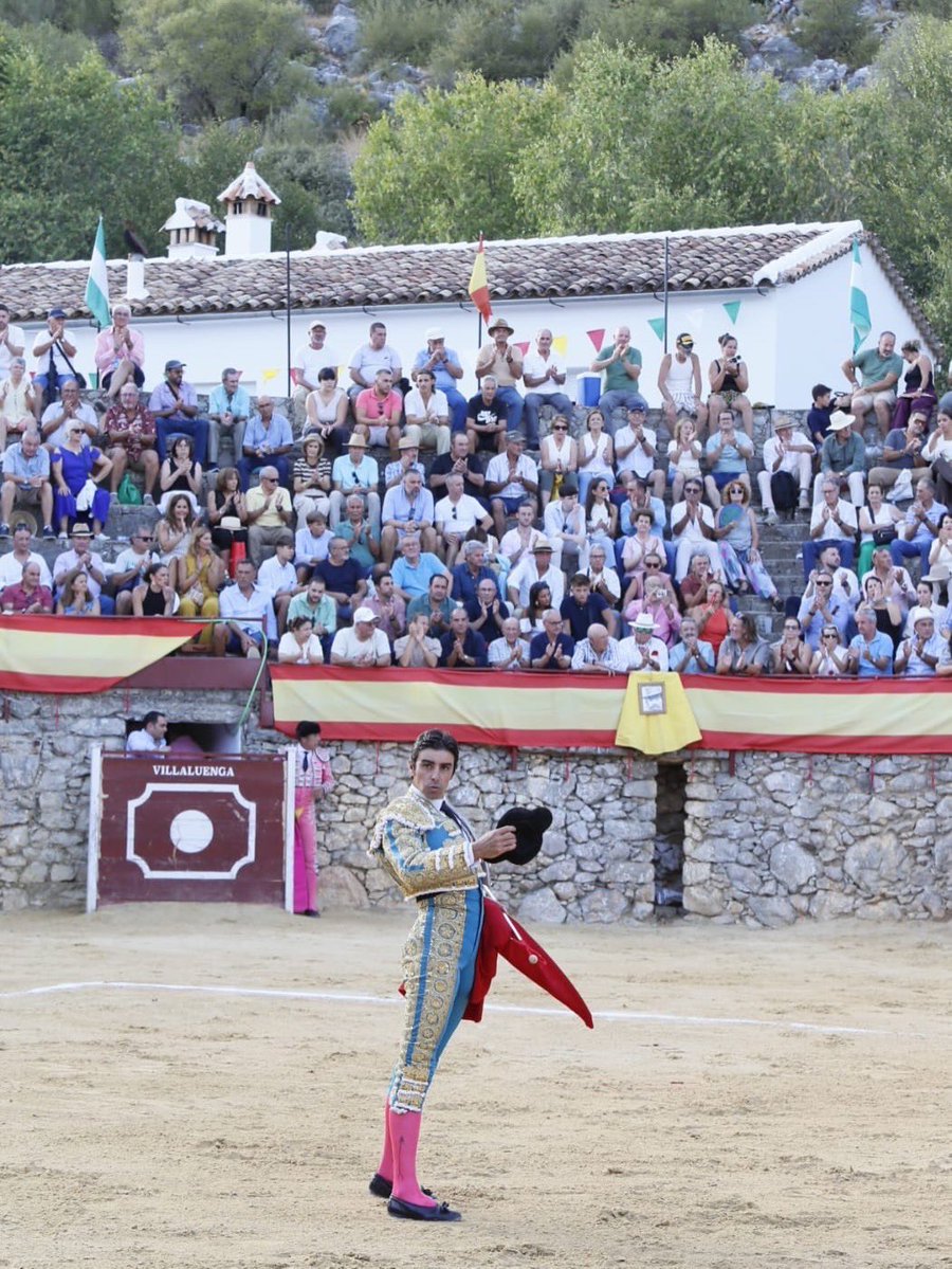 InfoMAPerera's tweet photo. DOS OREJAS en el primero de la tarde en 📍Villaluenga del Rosario. 

Vamos a por el quinto 🦾

#perera #pasión https://t.co/TaZrDH3dkh