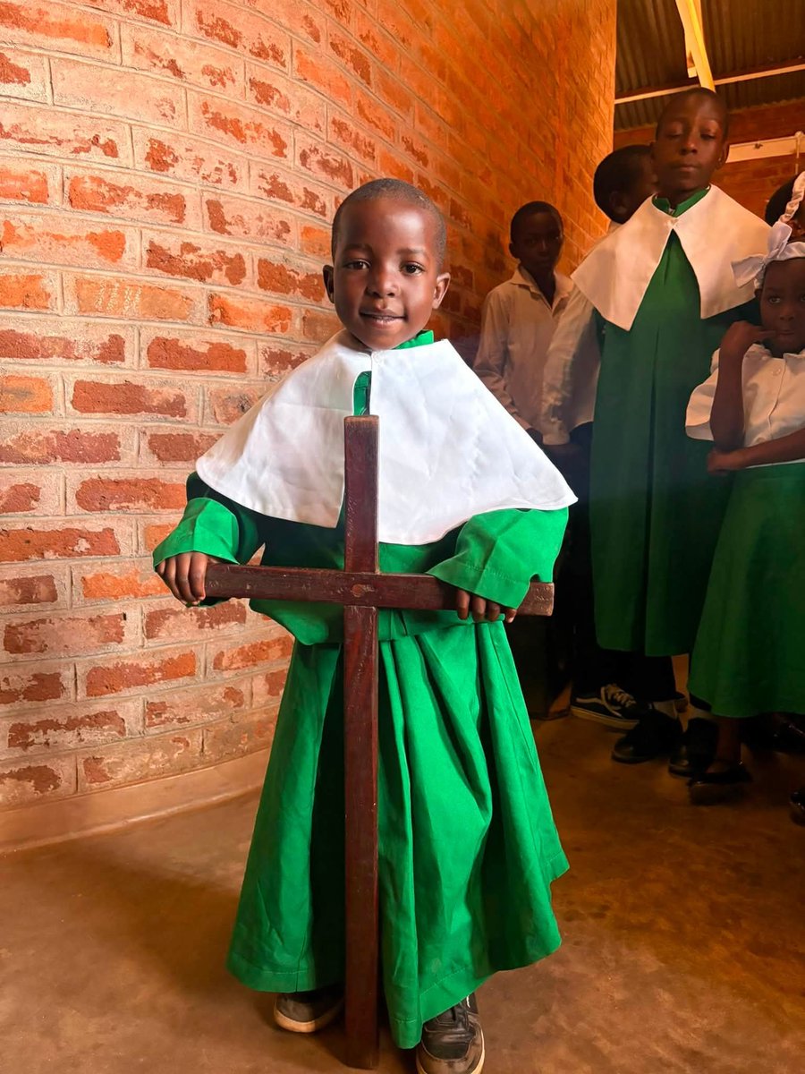 fr_petros's tweet photo. The youngest altar server. https://t.co/MQueYFrrdQ