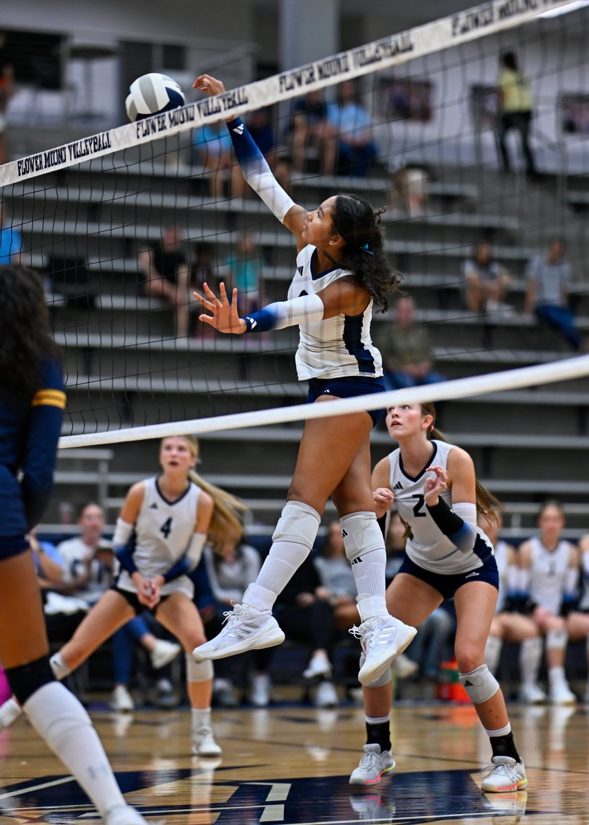 lorenziniphotog's tweet photo. Can't forget the Lady Jags Varsity team who swept McKinney on Friday night and gave the younger players some time to shine! https://t.co/wP4N7cCLeH