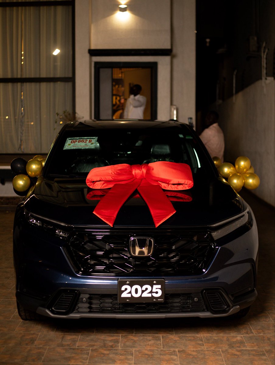 ORoyalsfanpage's tweet photo. 30 &amp; CROWNED 👑was a SUCCESS🥹🥹
And it was all because of YOU. Thank you, for showing up, showing out and coming together to celebrate our King, Dennis Oheneba Mitterrand. 👑

OHENEBA HONDA CRV 2025
CONGRATULATIONS OHENEBA 
UNSAID PART 2

#MitterrandOhenebaDennis https://t.co/KlDFQIFDo4