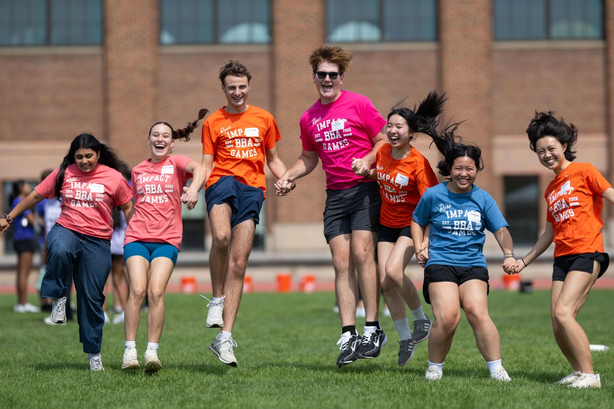 MichiganRoss's tweet photo. Our first-year BBAs came out to play, pack, and give back during the BBA Impact Games! 🥇💙

Events included: Newcomb Volleyball, Pizza Box Tag, Name That Tune Trivia, Crafting dog and cat blankets, assembling lunches for Food Gatherers, and more! https://t.co/rlIzm9WWOn