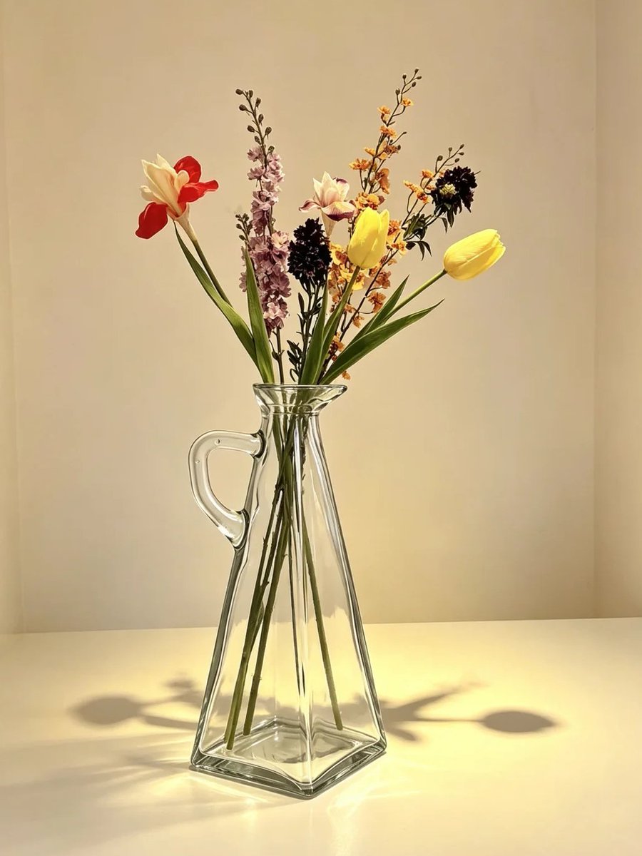75_booboo's tweet photo. It can be an oil and vinegar bottle, or a vase. https://t.co/5kZfylR2By