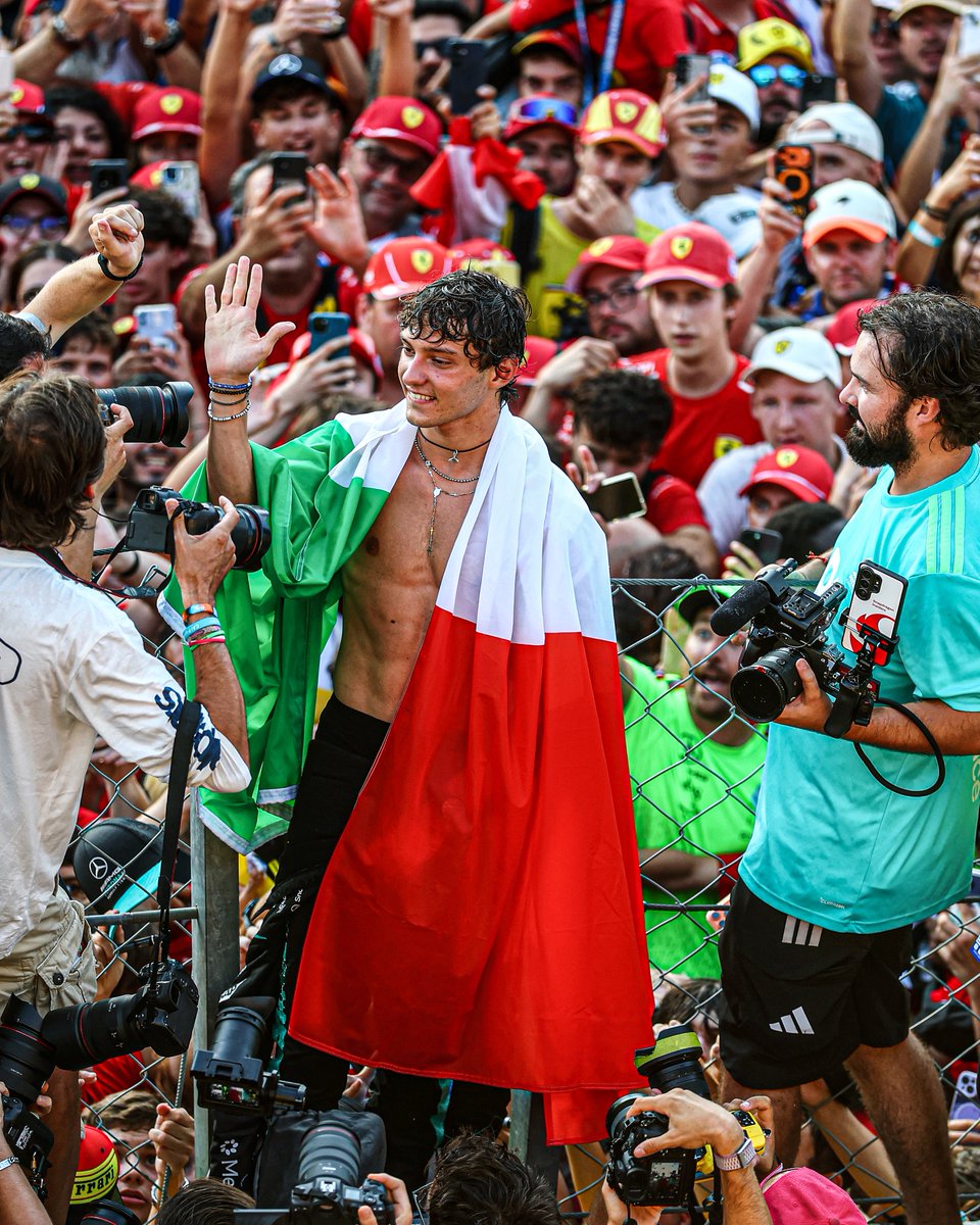 ESPNF1's tweet photo. Incredible scenes as Kimi Antonelli celebrates with his home crowd 🇮🇹🏆 https://t.co/nKgNDZSZgv
