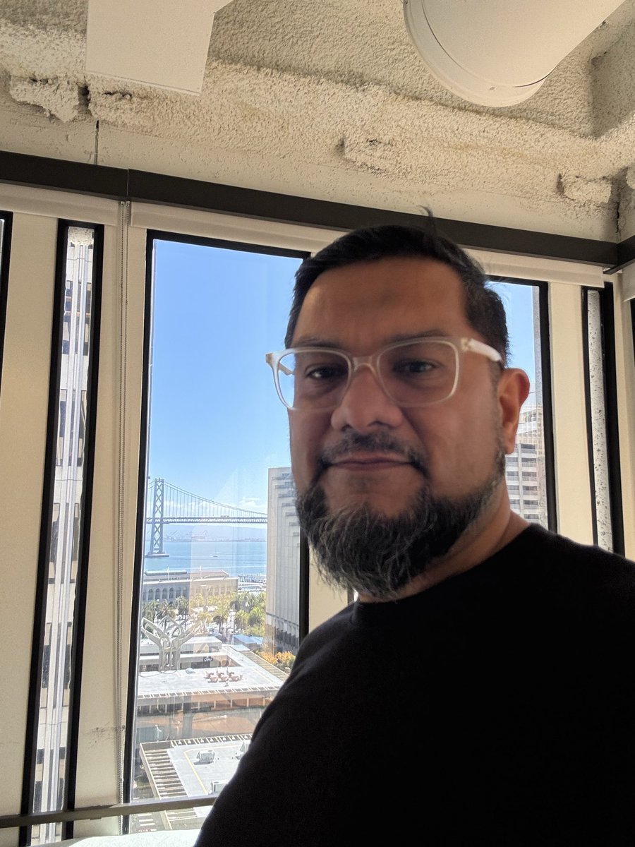 AhmedReza's tweet photo. Gorgeous day in SF today, for inspired work! https://t.co/4fBY2UHitX