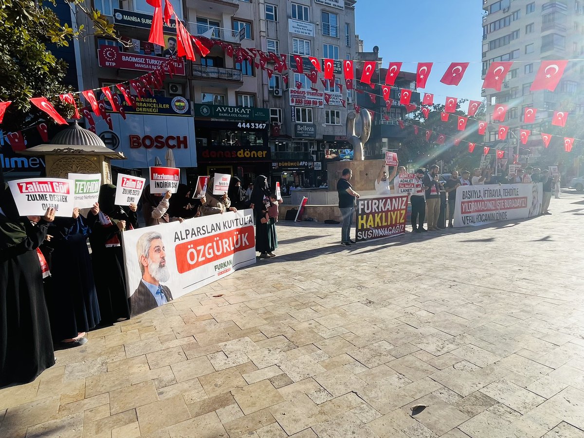 Manisafh's tweet photo. ZULÜMLER BİTİP ADALET GELENE KADAR SUSMAYACAĞIZ!

Furkan Hareketi Manisa  Olarak, başta Alparslan Kuytul Hocaefendi ve Semra Kuytul Hocahanım olmak üzere tutuklanan 34 kişi için basın açıklaması gerçekleştirdik.

📍Manisa 

Özgürlükiçin Meydandayız
FurkanGönüllerine Ozgürlük https://t.co/Vzm9GJQ0nY