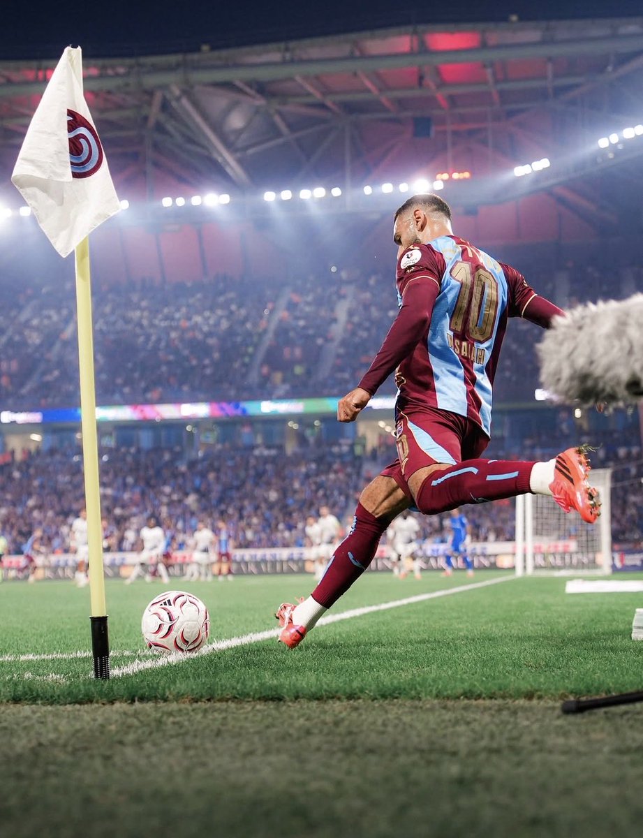 derob61's tweet photo. arkanda inananlar heybetin dağlar kadar @MoSalah 

#trabzonspor https://t.co/BK76uRtqsB