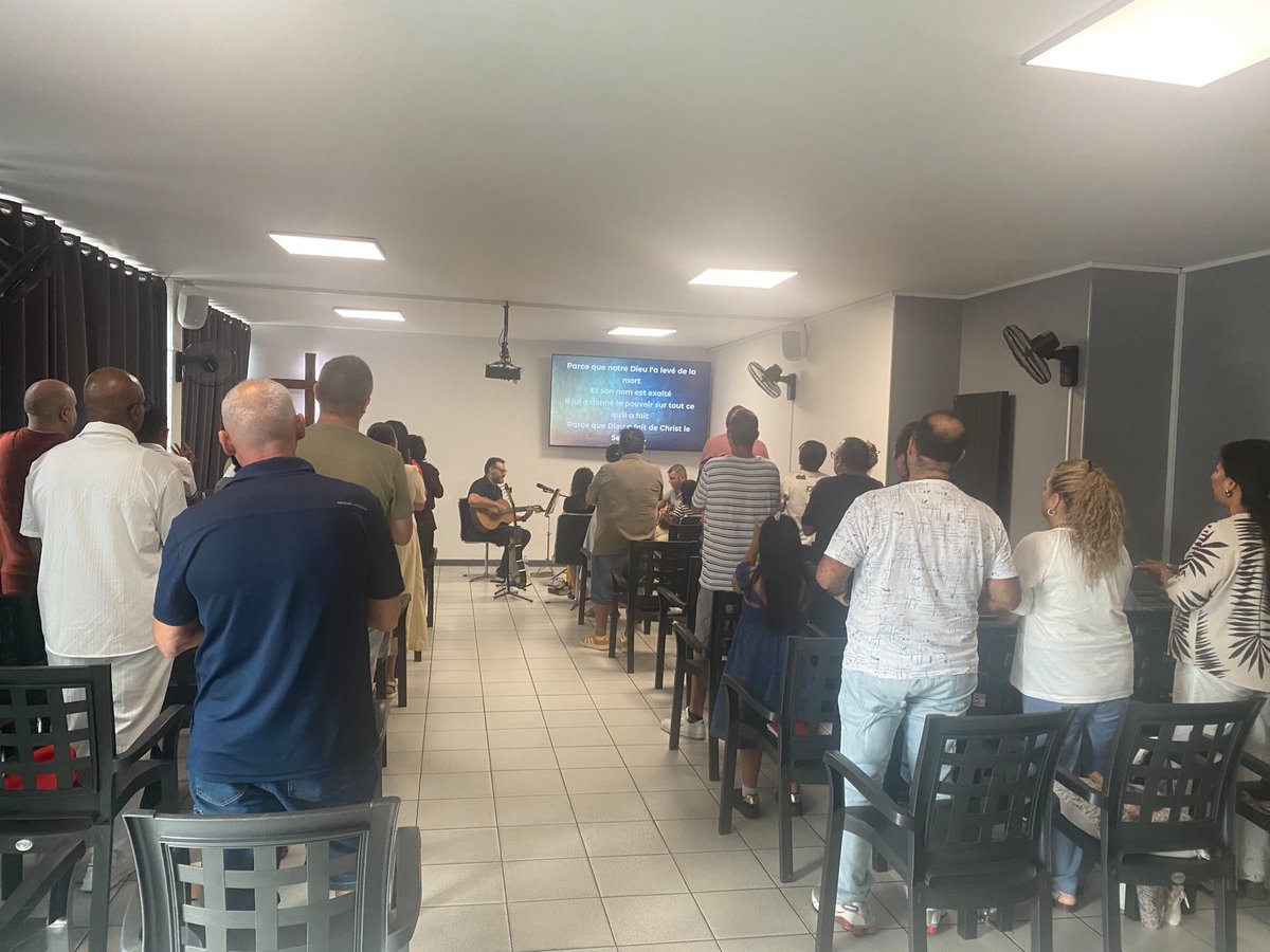 EglisePhare's tweet photo. Célébration de cette après-midi, nous sommes ravis de savoir que Dieu nous à choisi, à lui toute la gloire ✝️🫂🔥 https://t.co/dqyqiTu11n
