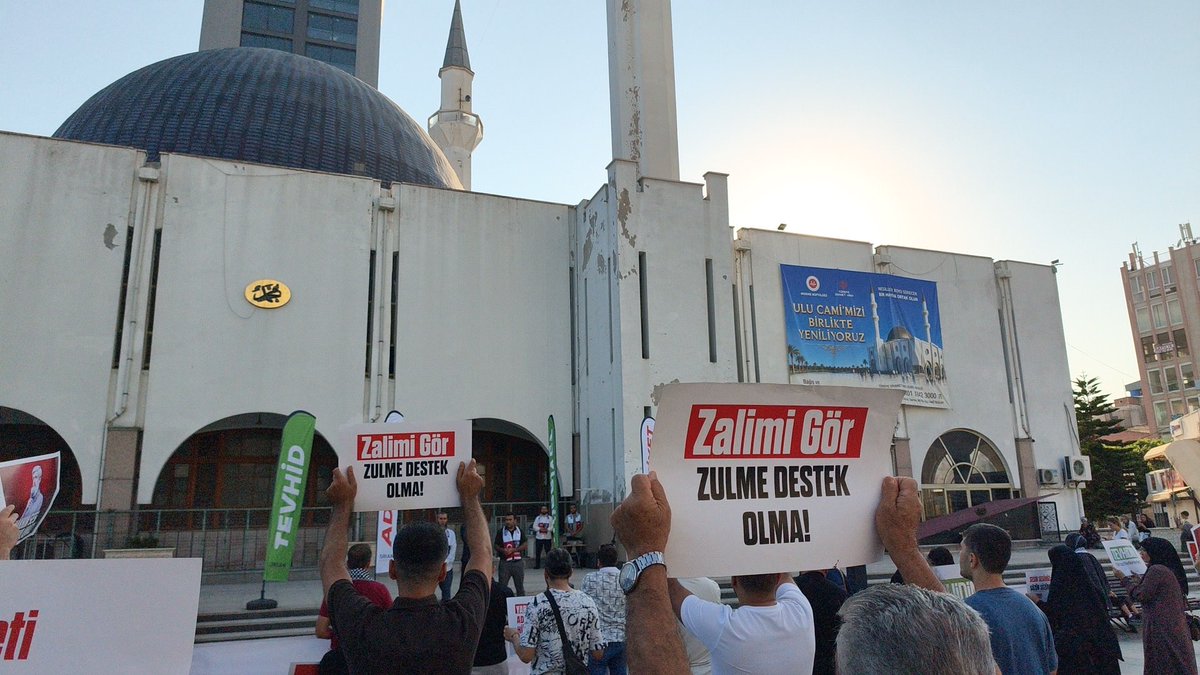 Susmayacaz33's tweet photo. SESSİZ KALMADIK, KALMAYACAĞIZ!

Furkan Hareketi Mersin olarak; Alparslan Kuytul Hocaefendi,
Semra Kuytul Hocahanım ve özgürlüğü elinden alınan kardeşlerimiz için sesimizi duyurmak için basınaçıklaması gerçekleştirdik.

📍Mersin

Özgürlükiçin Meydandayız
FurkanGönüllerine Ozgürlük https://t.co/uwGpdUUKKM