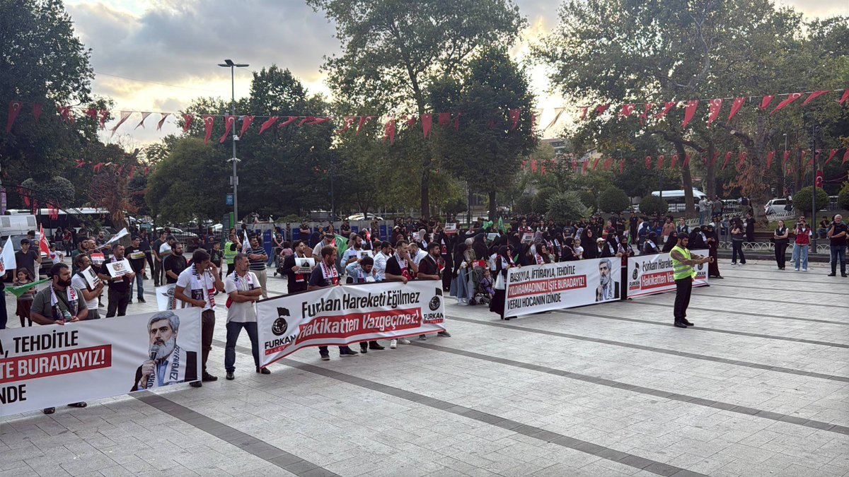 fhoncunesil's tweet photo. Bizlere yaşatılan hukuksuzluklara, tecritlere ve iftiralara karşı mücadelemizi meşru zeminde  sürdürüyoruz. Adalet yerini bulana dek mücadeleye devam edeceğiz!

Özgürlükiçin Meydandayız
FurkanGönüllerine Ozgürlük

📍İstanbul https://t.co/zkpHvpgqL5