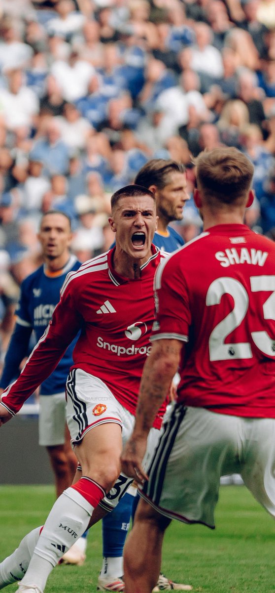 MUFCEDIT's tweet photo. Manchester United wallpaper 📱♥️ https://t.co/M01FBWMtrN