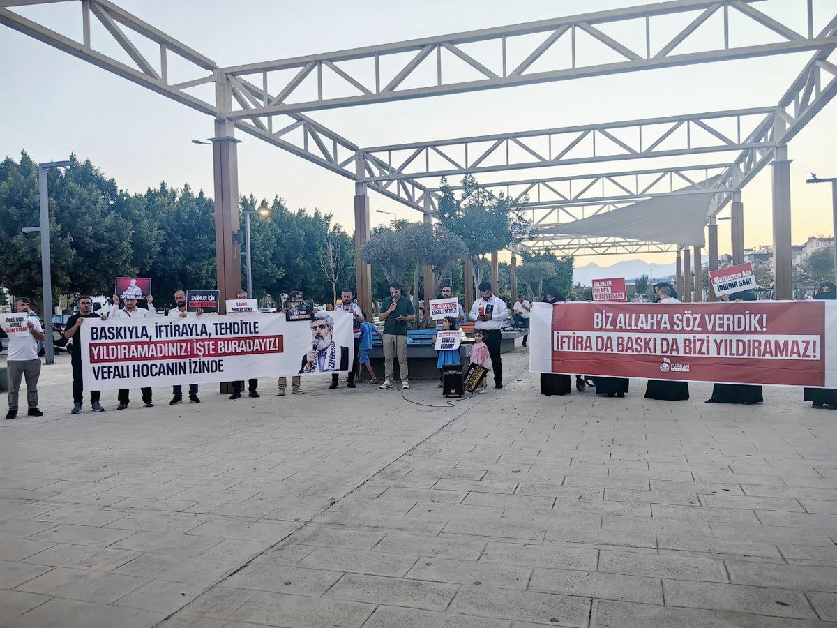fhoncunesil's tweet photo. Adalet tecelli edene, tüm kardeşlerimiz özgürlüklerine kavuşana kadar meydanlardayız, meşru yollarla mücadele etmeye hakikati haykırmaya devam edeceğiz!

Özgürlükiçin Meydandayız
FurkanGönüllerine Ozgürlük

📍 Antalya https://t.co/sxyTtnBXhX