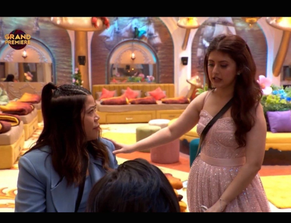 BigggBoss17's tweet photo. Arishfa is going to be full kaleshi and I’m so ready for this! 😭🔥

#ArishfaKhan #Biggboss20 
Chhota Packet bada Dhamaka 

ARISHFA KHAN BB20 ERA https://t.co/IEJIfKrzhy