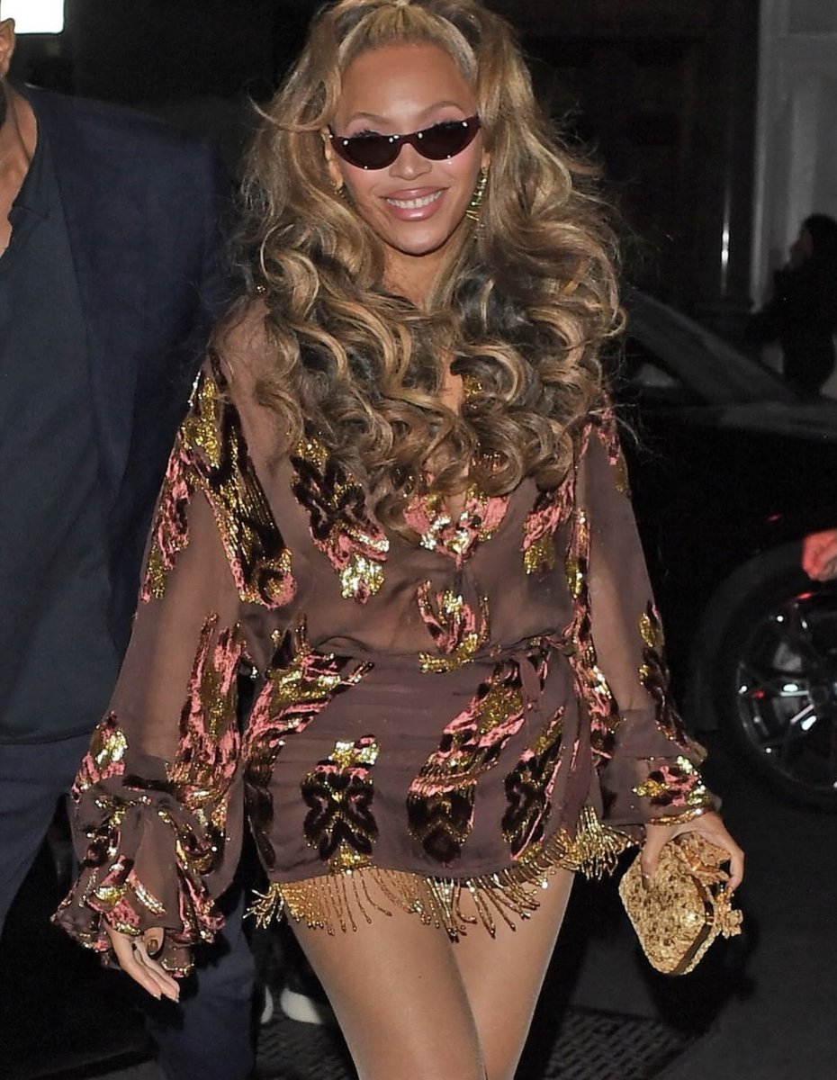 TheHausOfYonce's tweet photo. 📸 Beyoncé in London earlier this week. https://t.co/N3XqgJaa57