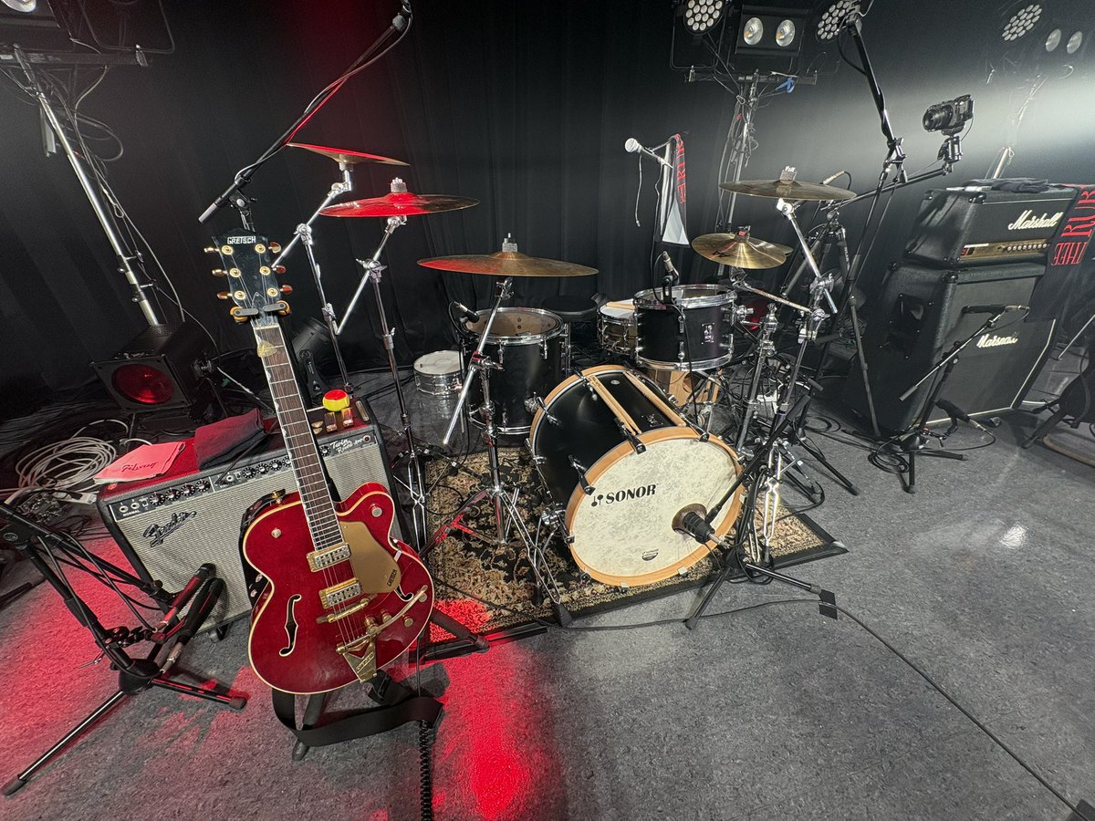 keisuke041815's tweet photo. 2ステージあざした！
無事終わって感無量です！
ノリノリしてくれたりヴォイヴォイしてくれてるのを見てニコニコでした🙌
また11/1に🙂‍↕️

#TRCZ https://t.co/HGoX8ixaE8