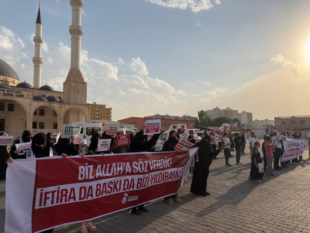 fhoncunesil's tweet photo. Bir gün değil, her gün; bir adım değil, bin adım! Kardeşlerimiz üzerindeki tecrit kaldırılana, atılan iftiralar boşa çıkarılana ve son kardeşimiz özgür kalana kadar bu mücade bitmeyecek!

Özgürlükiçin Meydandayız
FurkanGönüllerine Ozgürlük

📍 Mardin https://t.co/oMiEGafYxS