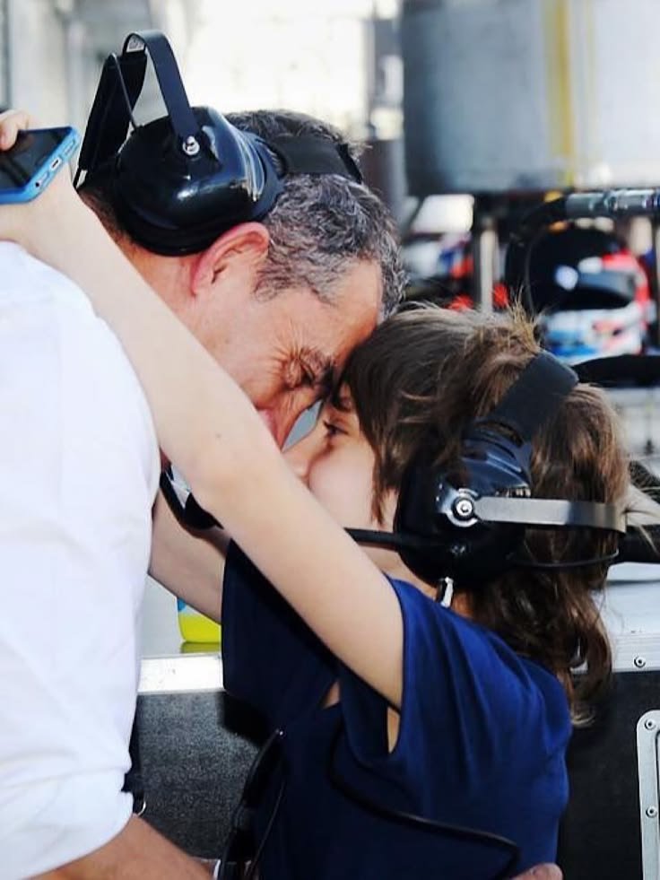 kimiforwdc's tweet photo. "because in the end behind the helmet, the racing car and the huge dream, there's always the same thing for a father: his son" - kimi's dad.

im crying😭💔 https://t.co/soKwDwHDUg