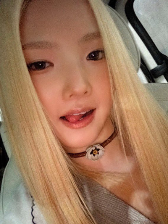 SEOHEEFRANCE's tweet photo. 📸 :: WVRS

#SEOHEE sur l’application !

#서희 #TUIDE #튜이드 https://t.co/zo4pkaMIjW