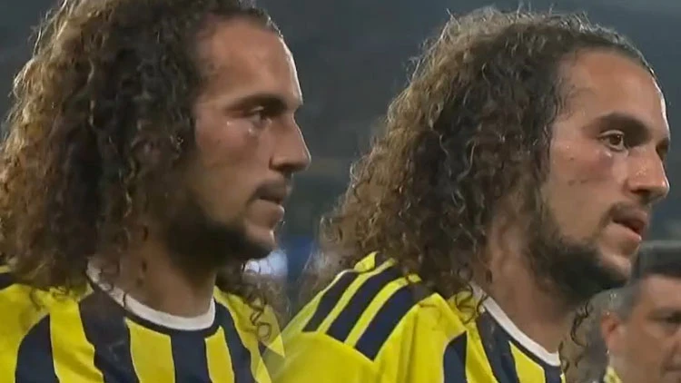 YakisikliGordon's tweet photo. @HonoreDeBerke Vlahovic tek başına tüm psikolojilerini bozdu. Kadro, 0.59xG, 10 numarada irfan oynuyo çıkıp kerem giriyo. Ne yaptıklarını kendileri de bilmiyor. Bi de üstüne dayak yediler xd bunlar daha iflah olmaz https://t.co/AUZqPKj0Vl