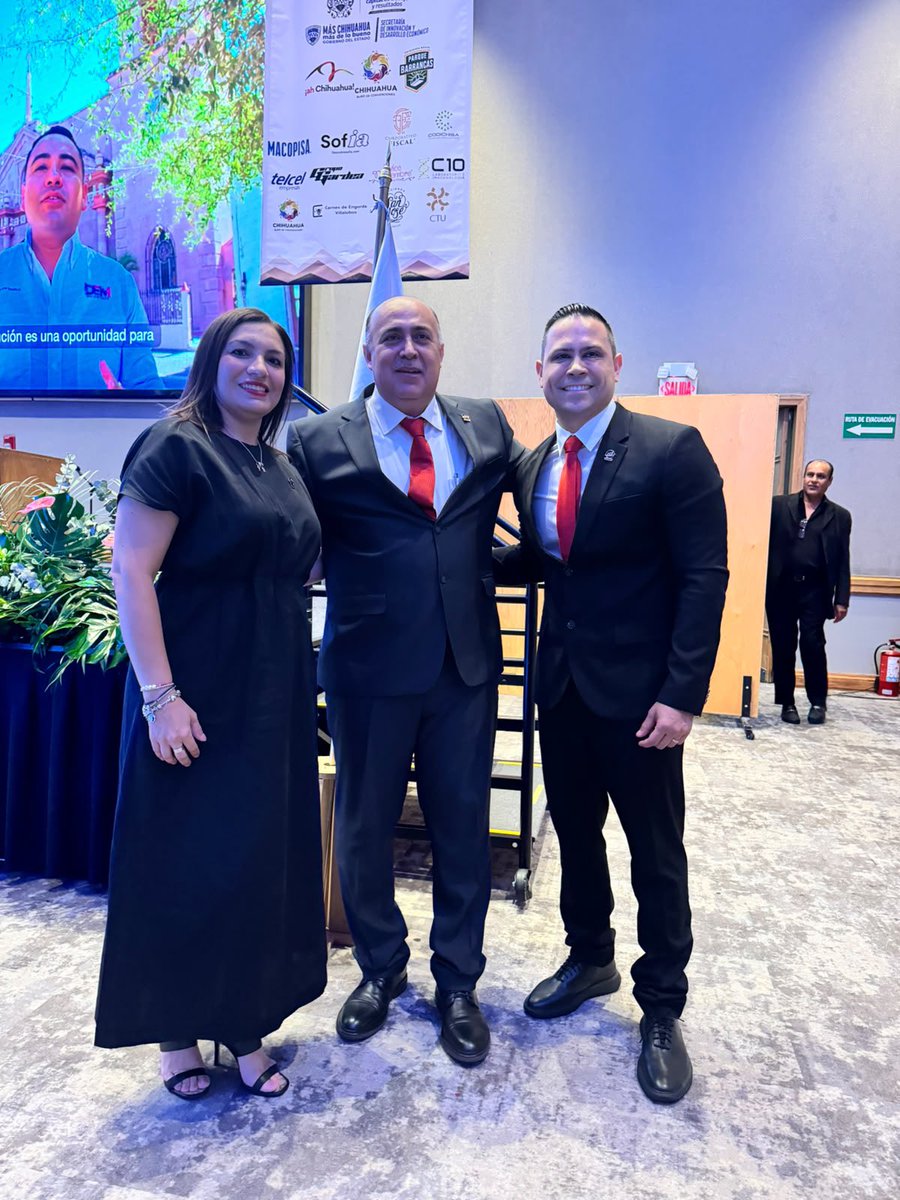 AlejandroCasvi's tweet photo. Ayer asumí como Vicepresidente Nacional Región Pacífico de COMEV, representando a Sinaloa, Sonora, Durango y BCS. 🇲🇽
Gracias al Ing. Francisco Álvarez por la confianza. Mi reconocimiento al Ing. Adán Salazar y felicidades a Cindy Tirado.
¡Vamos con todo! #COMEV https://t.co/4GbFkUHXuF