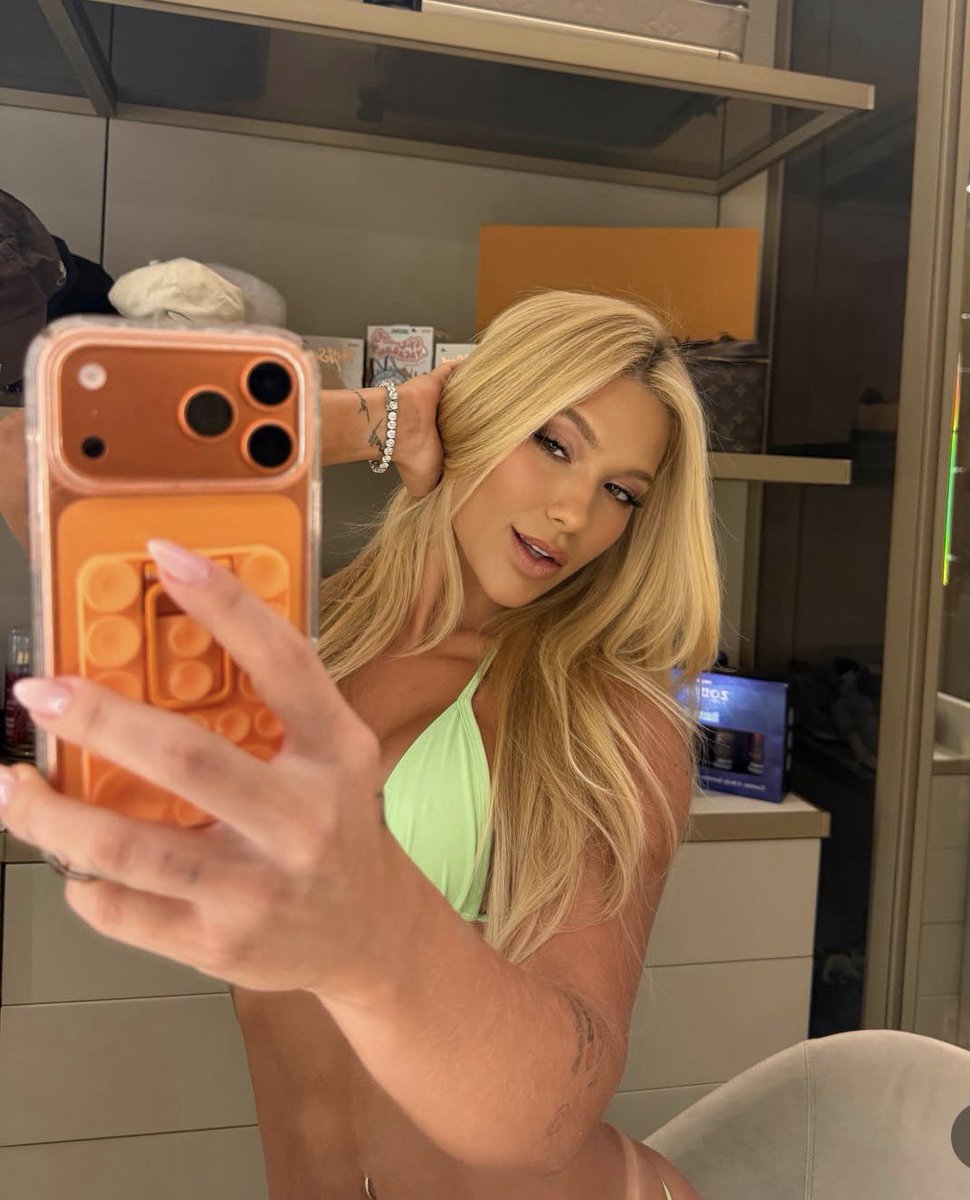 moodvivibora's tweet photo. A foto que ela posta depois de todo esse bafafá, eu amo essa mulher KKKKKKKK https://t.co/D2dF4TQAPz