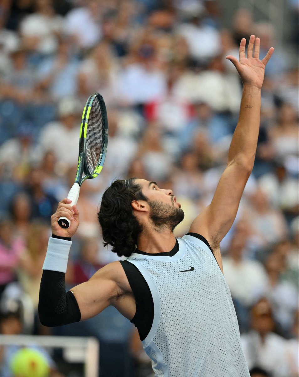 usopen's tweet photo. Todos paren: trae nuevo outfit y ESTÁAAA 🔥 https://t.co/vUxcmH769B