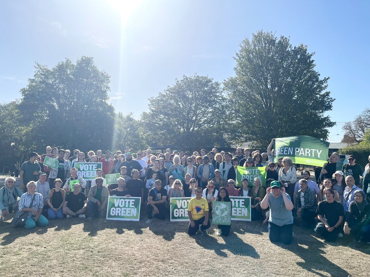 ZackPolanski's tweet photo. I knew today was going to be big.

I didn’t know we’d have so many volunteers that we’d leaflet the ENTIRE constituency in just two hours (!!) - 80,000 leaflets.

And we got to speak to so many people on their doorsteps.

This is how we win this campaign.

Thank you, everyone. 🙏🏽 https://t.co/IV7rsZGmfg