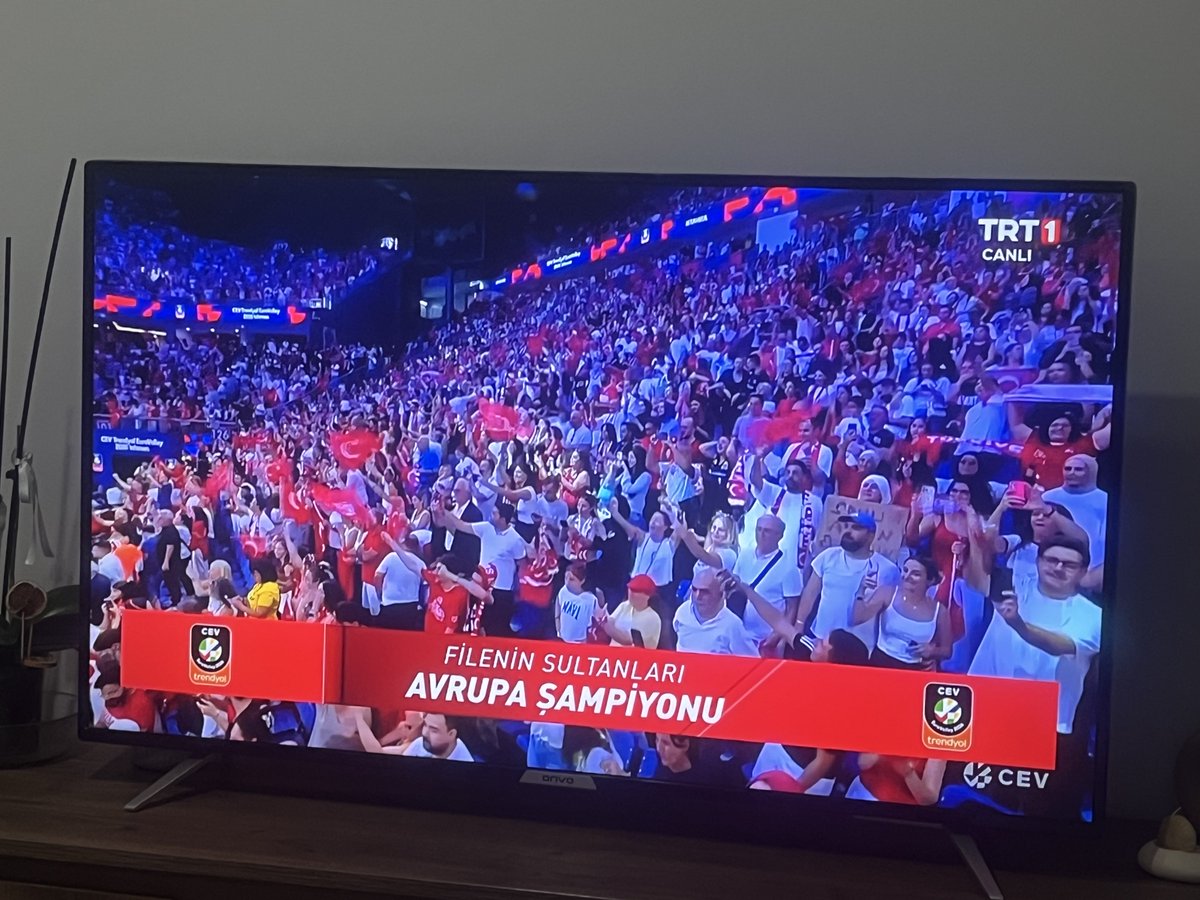 MuRaT_KuLaC's tweet photo. Tebrikler sultanlar.  Sizinle gurur duyuyoruz. #fileninsultanları https://t.co/lWdoUTkCcL