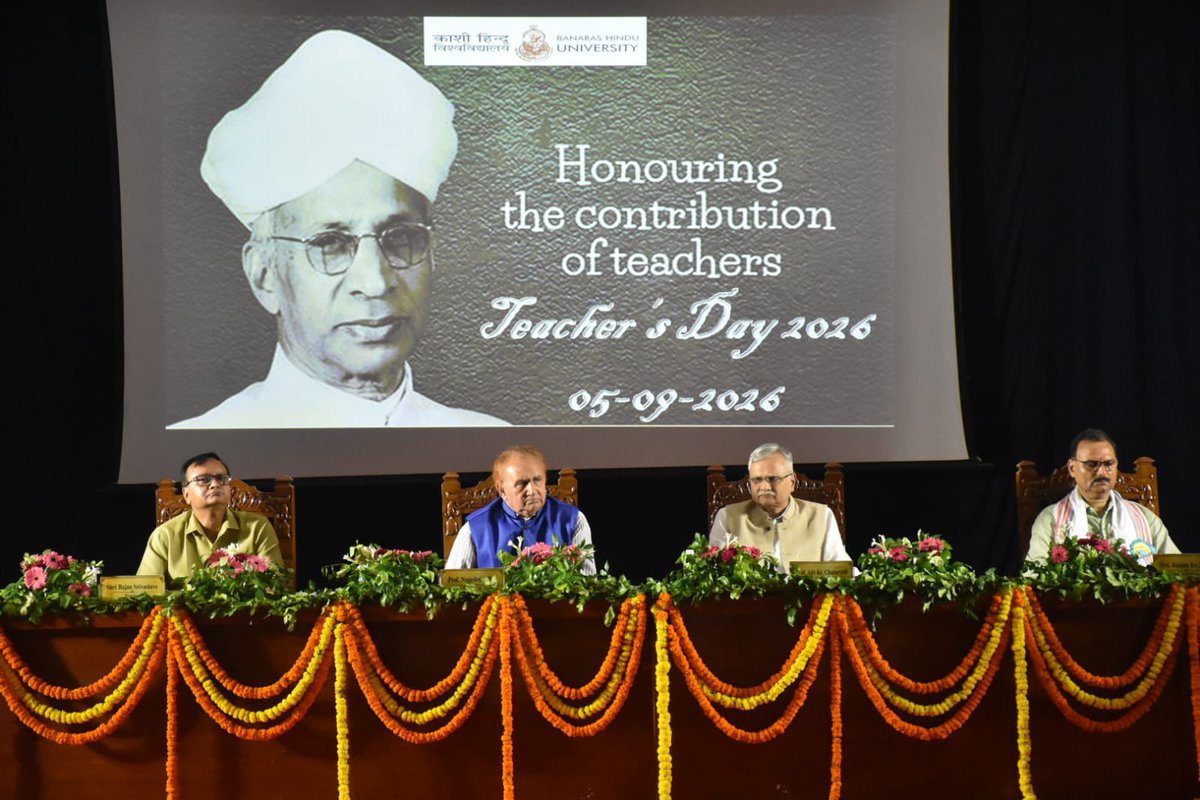 bhupro's tweet photo. #BHU honored its superannuated faculty members on the occasion of #TeachersDay, the birth anniversary of Dr. Sarvepalli Radhakrishnan. Vice-Chancellor Prof. Ajit Kumar Chaturvedi noted the contributions of BHU faculty in the university’s quest to realise Mahamana’s vision. https://t.co/sMExcBZ5VU