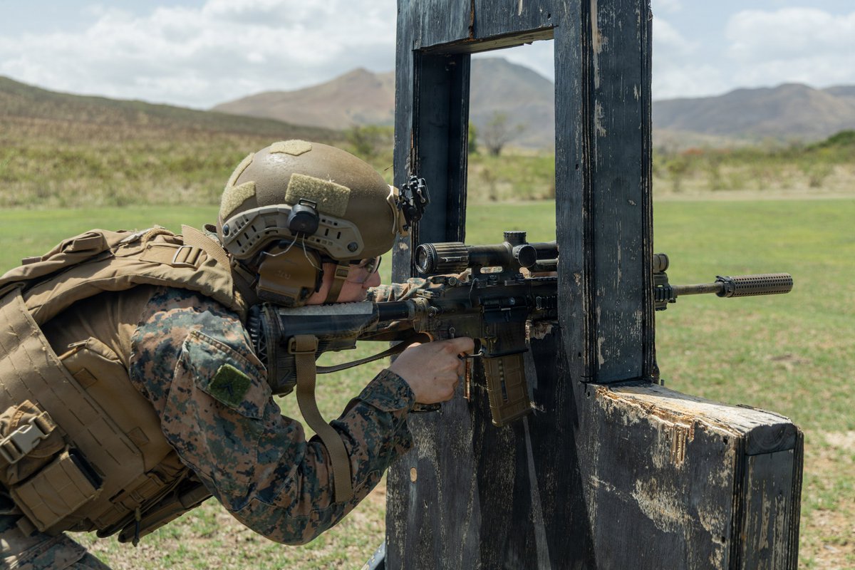 The24MEU's tweet photo. Range Day
@USMC with #v32, #lcf24, conduct a long bay range in Puerto Rico.
U.S. military forces are #deployed to the @Southcom area of operation in support of #jtfwhem, and @DeptofWar-directed operations. https://t.co/Tll17EltuB